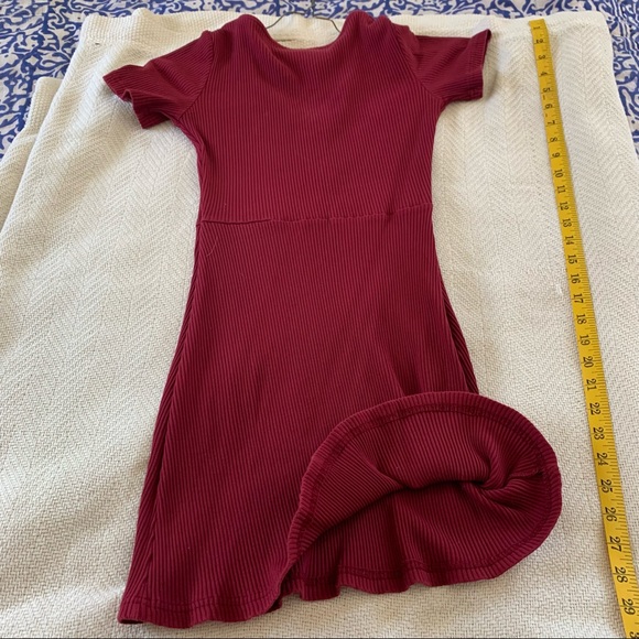 Ribbed midi dress - Picture 2 of 3